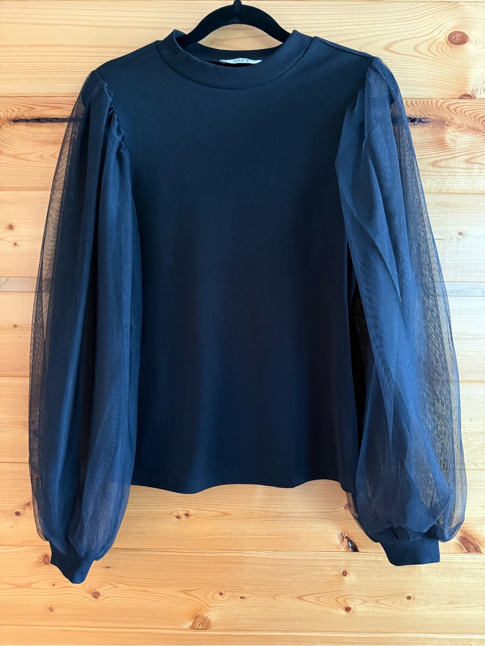 SUZY SHIER - Puff Sleeve Top